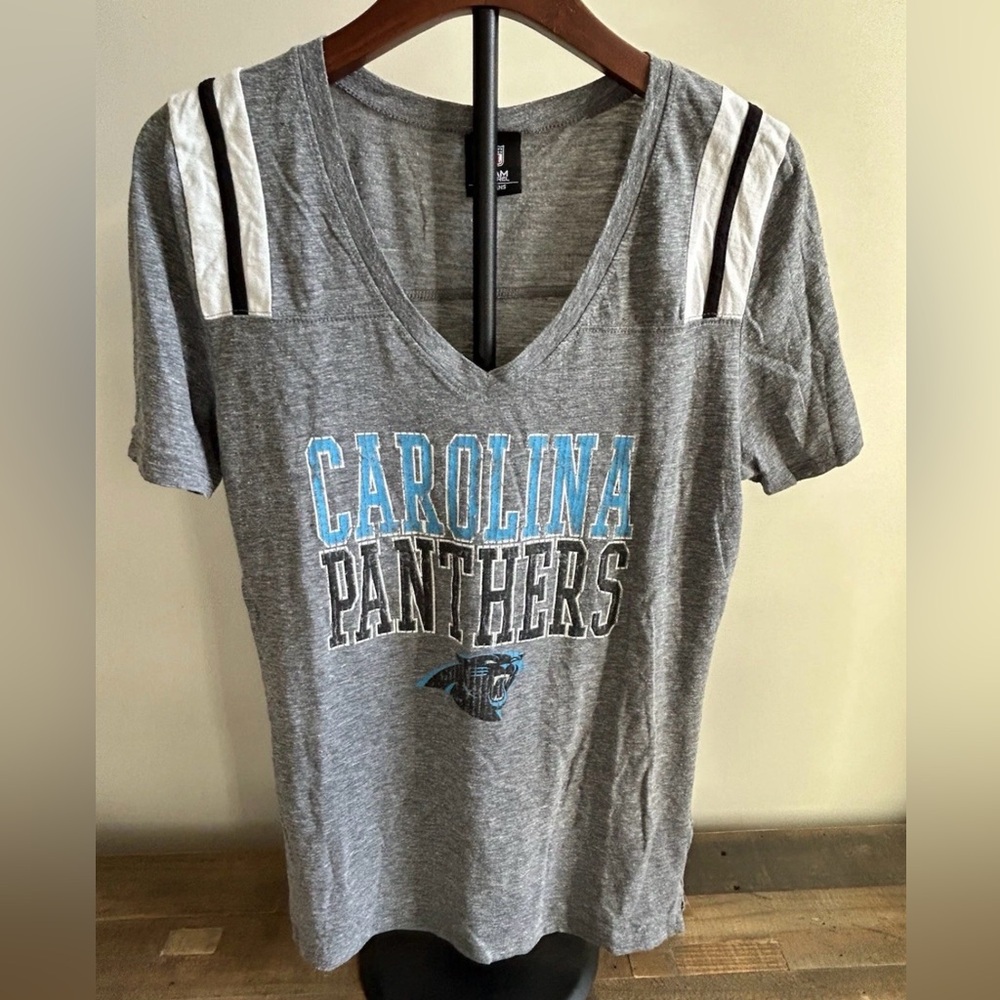 Carolina Panthers Women’s Large V Neck Shirt NFL Team Apparel Gray Tee